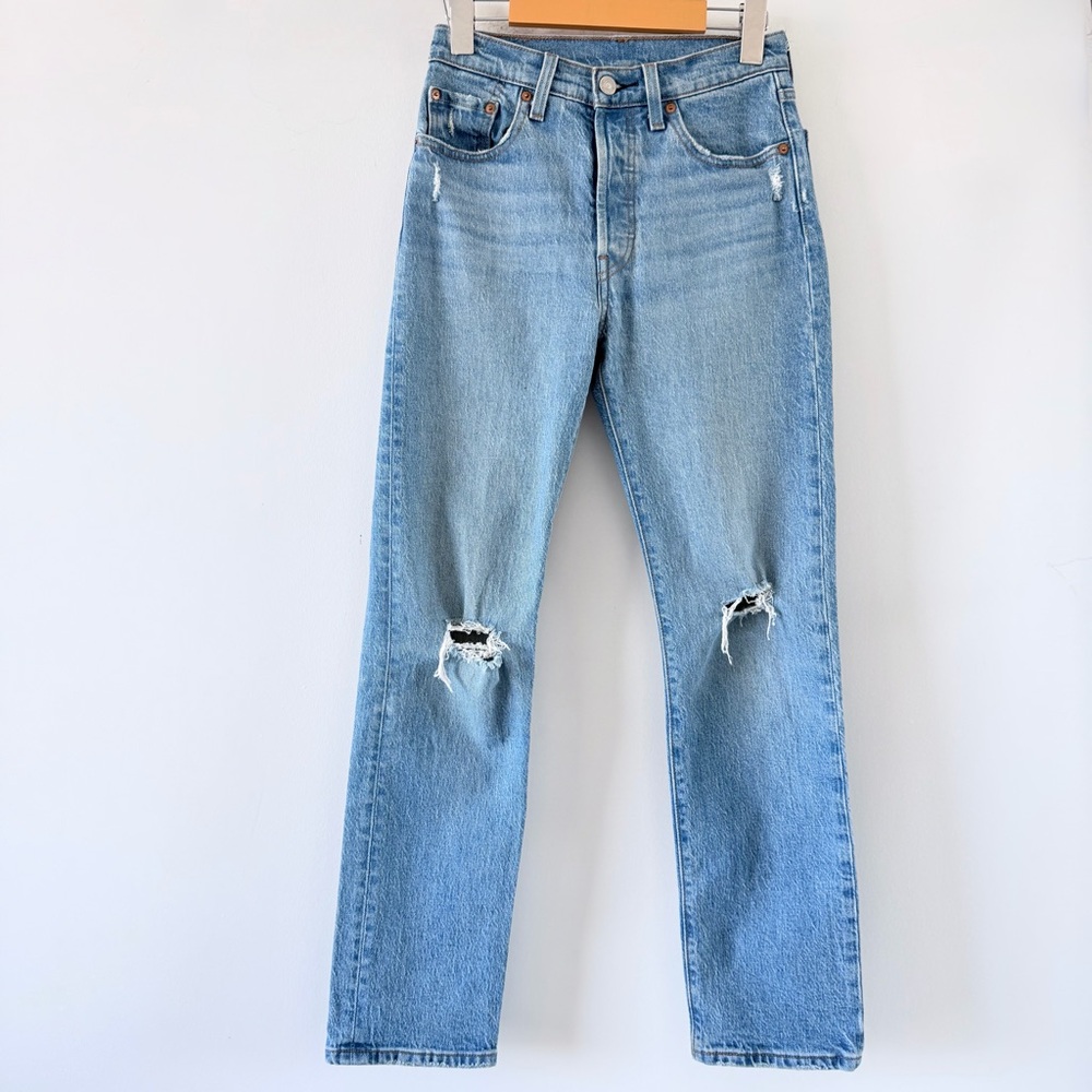 Levi’s 501 High Rise Straight Leg Jeans W24 L30 Light Wash Distressed Vintage - Picture 2 of 10